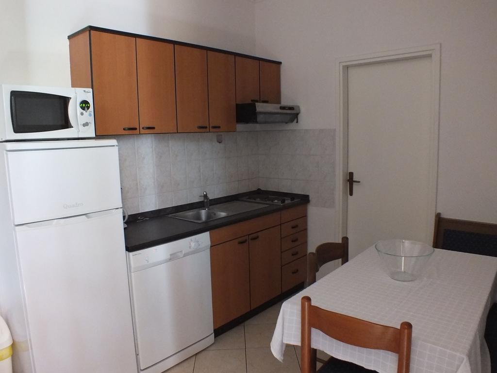 Aqua Family Apartments Karigador Zimmer foto